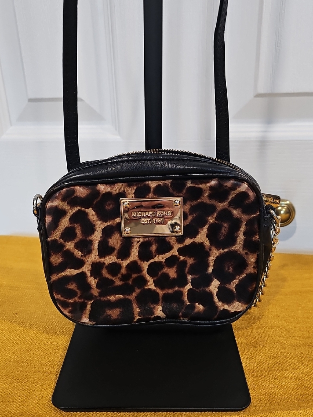 MICHAEL KORS HAMILTON BLACK LEATHER+CHEETAH PRINT+CALF HAIR CROSSBODY BAG EUC